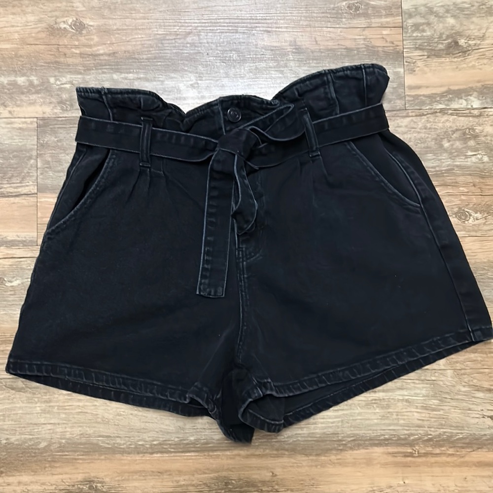 AEO black mom shorts